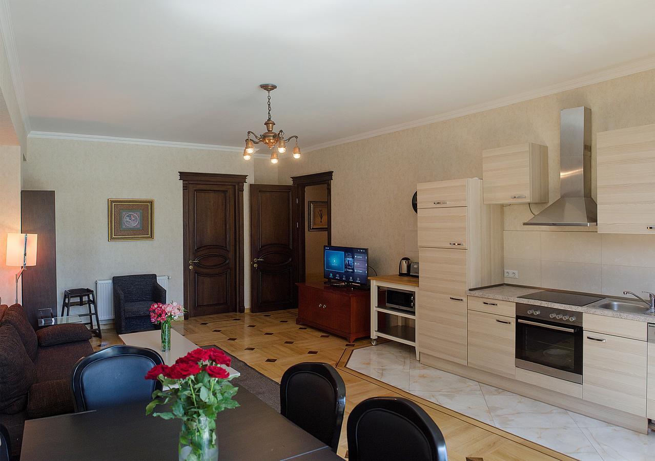 Tiflislux Apartment - Old City Philarmonic Buitenkant foto