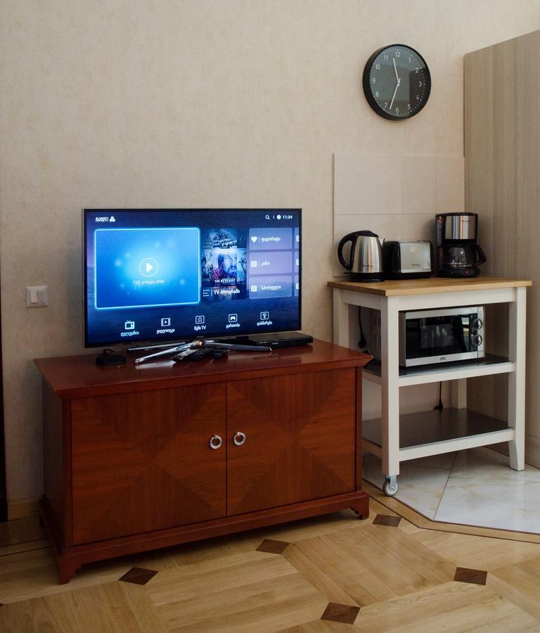 Tiflislux Apartment - Old City Philarmonic Buitenkant foto
